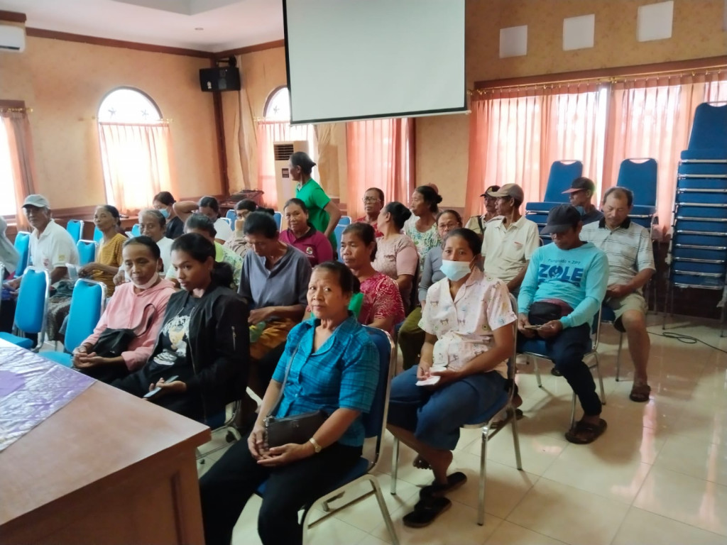 Sosialisasi PKH (Program Keluarga Harapan) di Desa Mambal