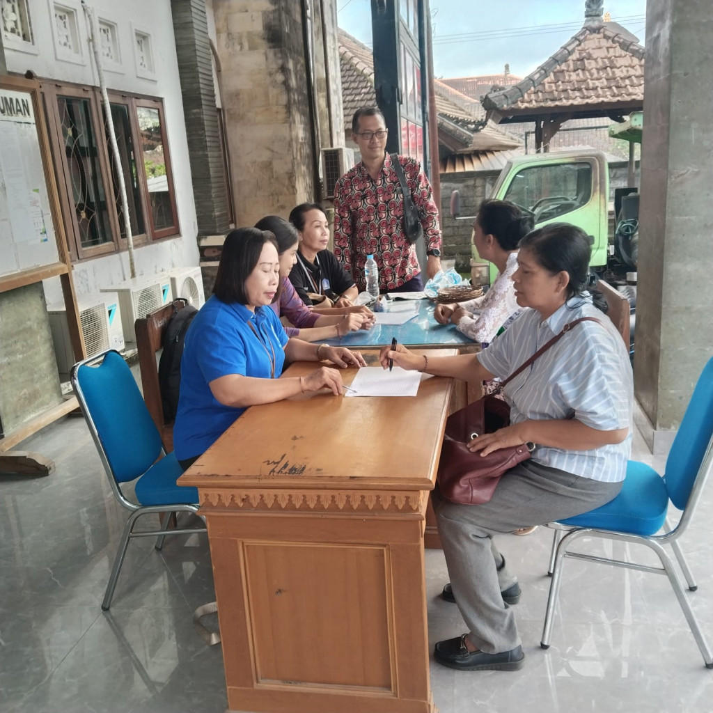 Pelayanan Kesehatan Reproduksi di Desa Mambal