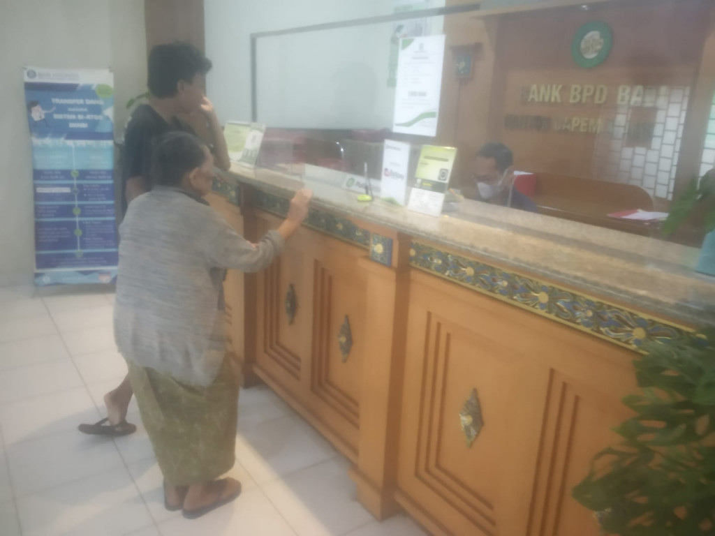 Pencairan BLT Dana Desa V Desa Mambal