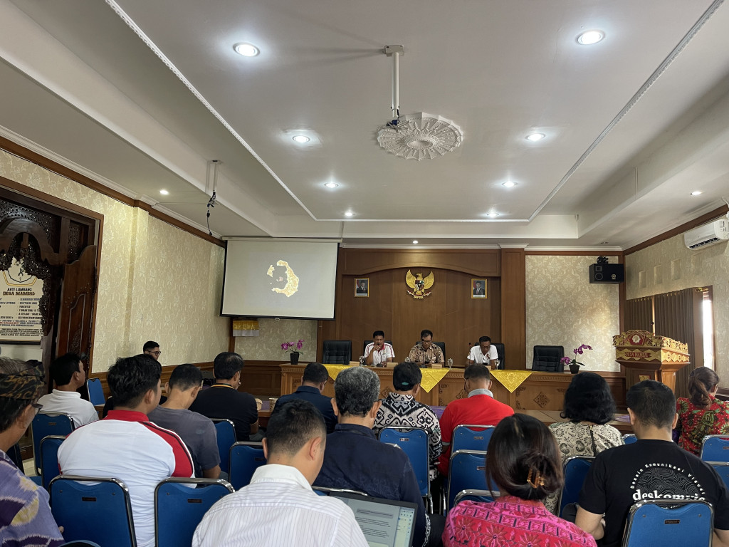 Pelaksanaan FGD kerjasama antara Pemerintah Desa Mambal dan ISI Bali