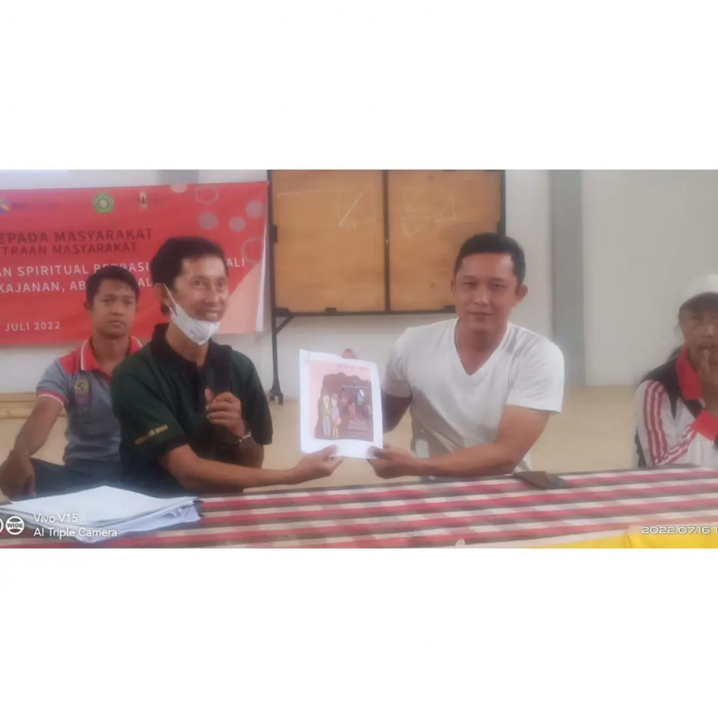 Penyuluhan tentang edukasi dukungan sosial dan spiritual  berbasis budaya bali