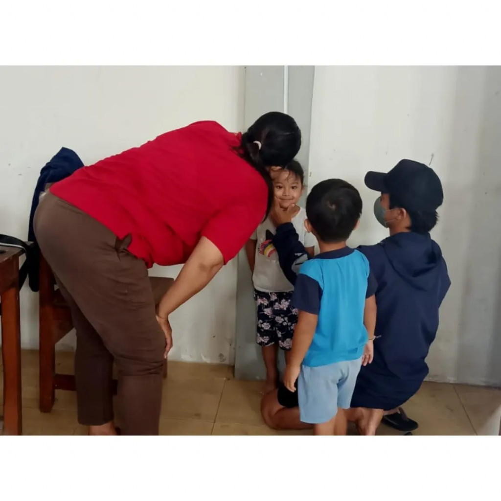 Pelaksanaan Posyandu Balita di Desa Mambal