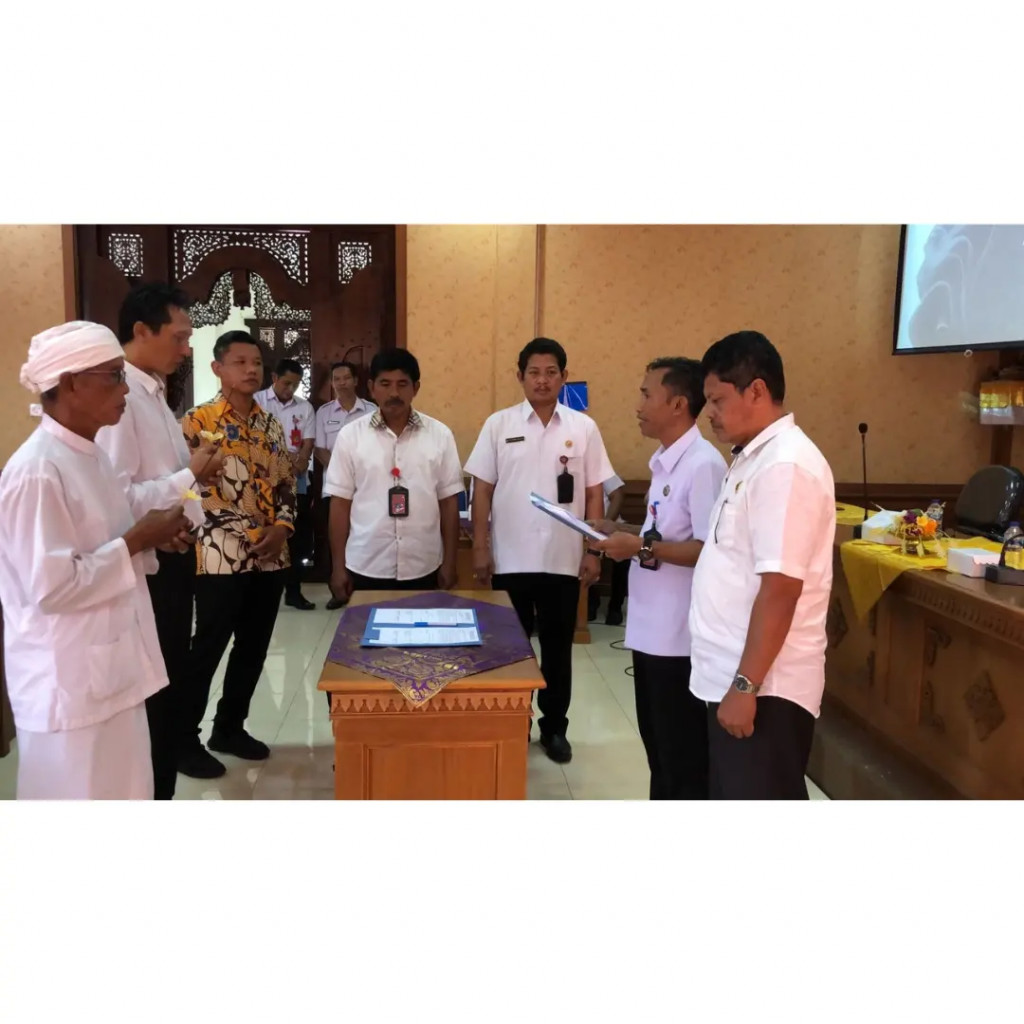 Pelantikan PAW Anggota BPD Desa Mambal