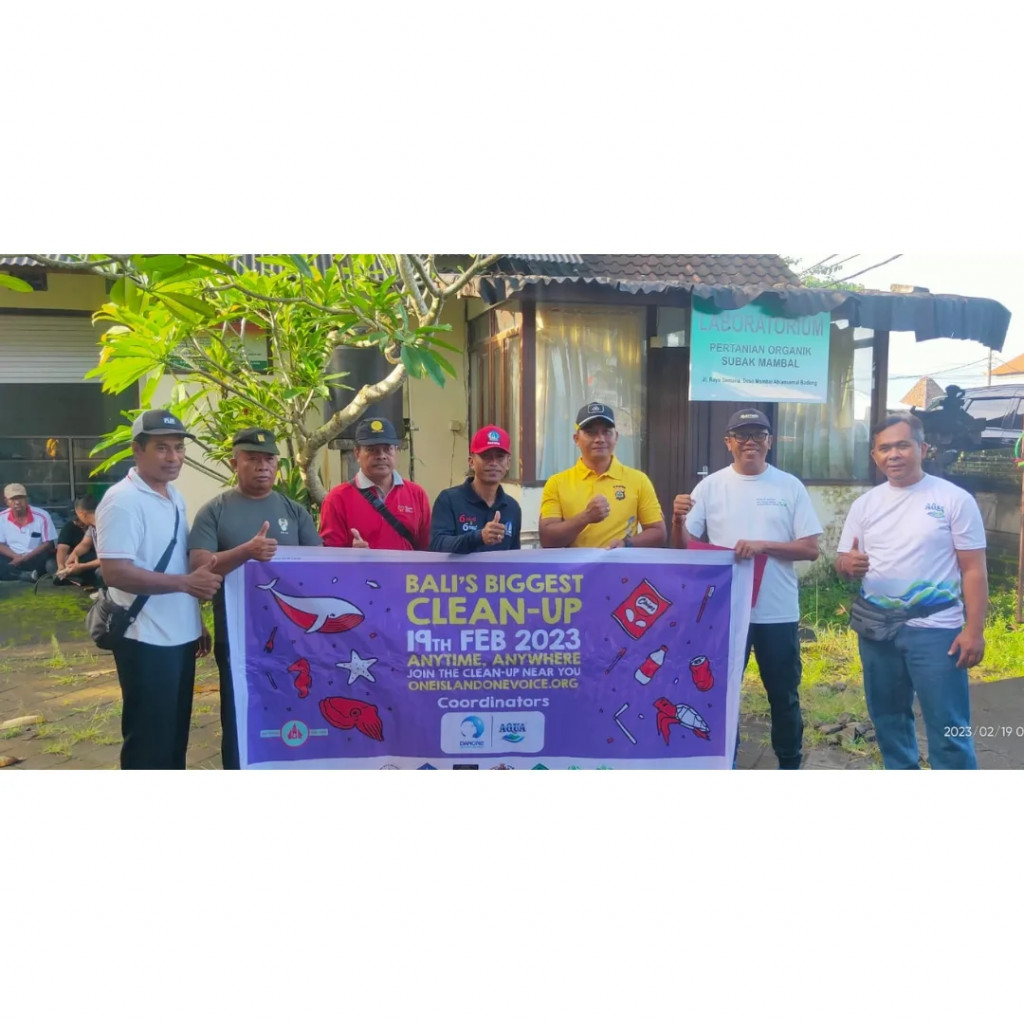 Peringati Hari Peduli Sampah Nasional,  Pemerintah dan Aqua laksanakan pemungutan sampah plastik