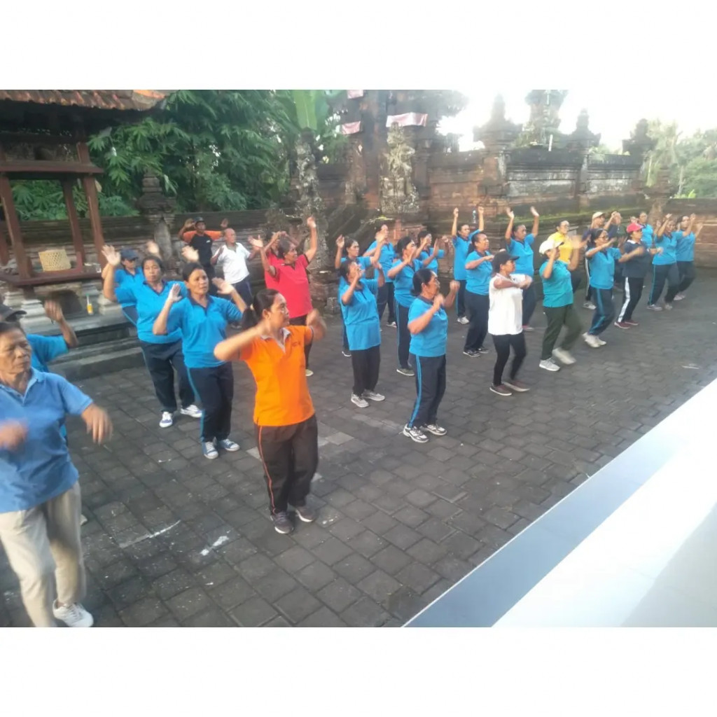 Senam Lansia Desa Mambal