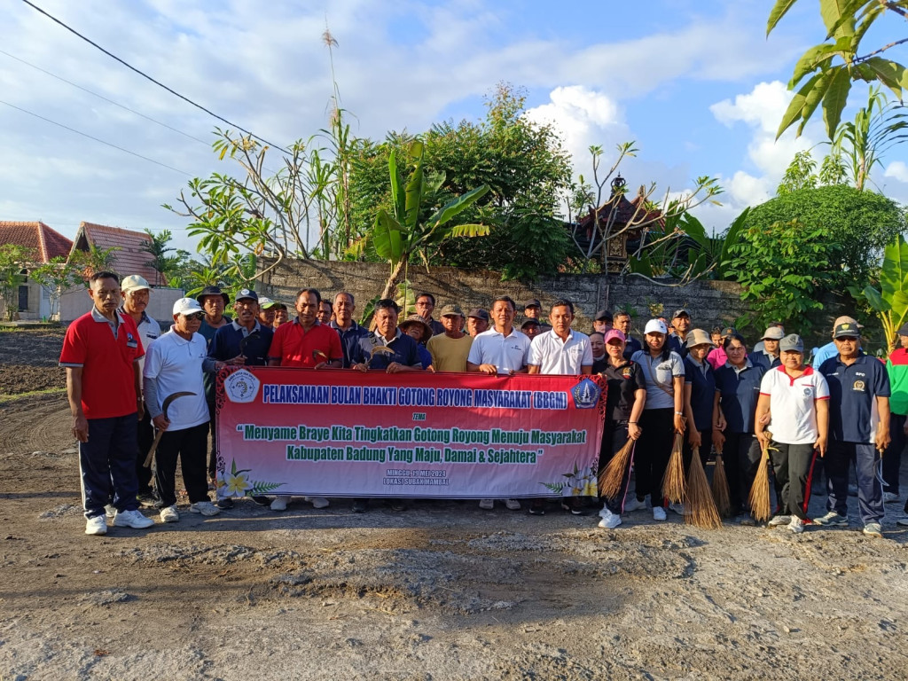 Pelaksanaan Bulan Bhakti Gotong Royong Masyarakat