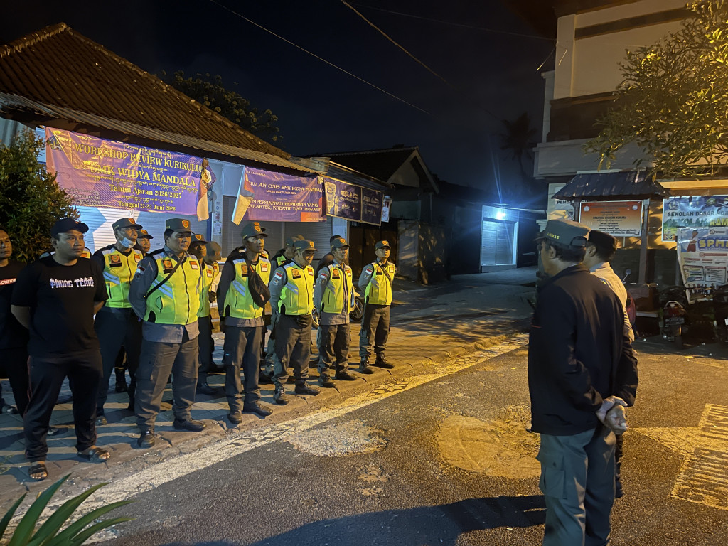 Patroli Linmas Desa Mambal, tingkatkan keamanan dan ketertiban wilayah desa mambal