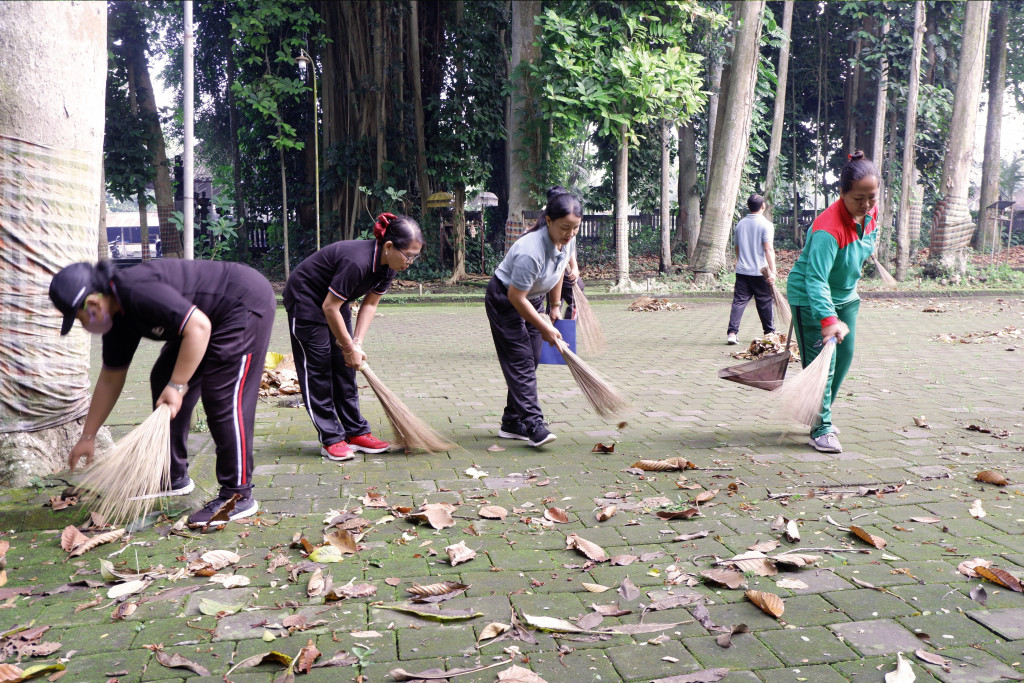 Kegiatan Gotong Royong Peringati Hari Desa Nasional 2026 di Desa Mekar Bhuwana