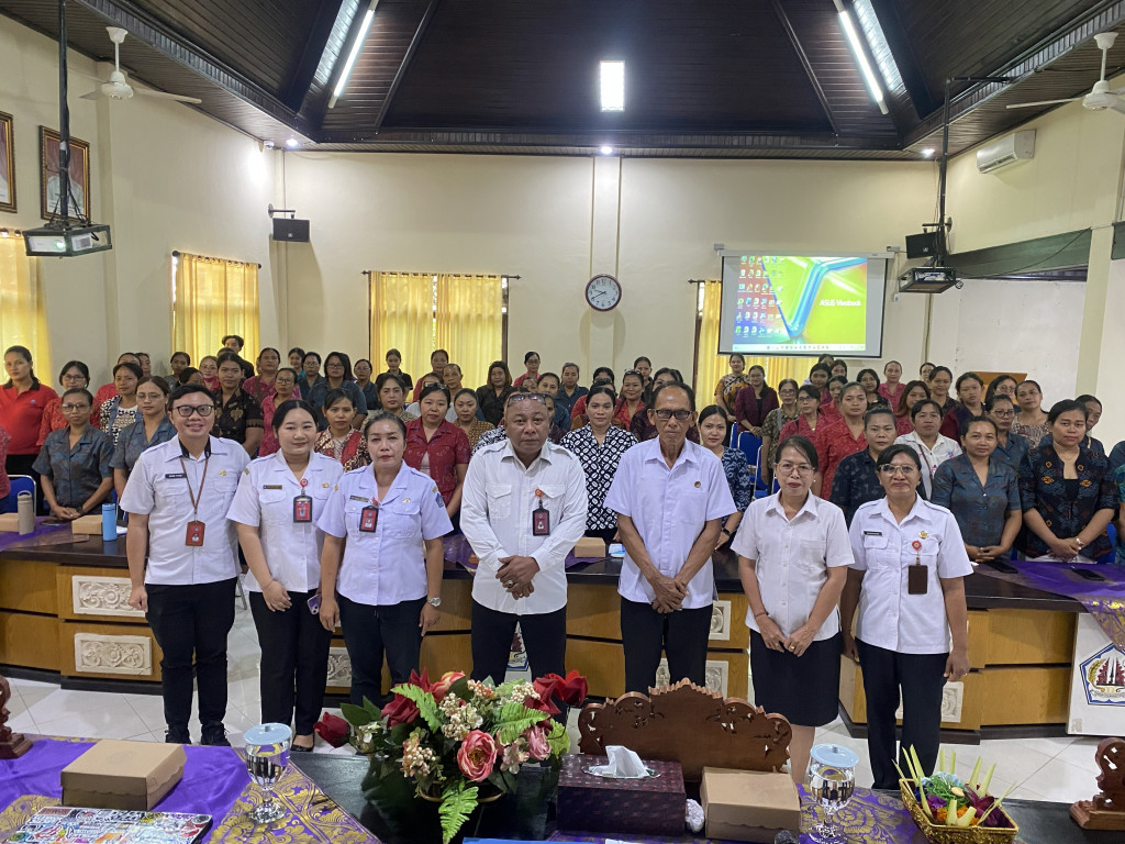 Pembinaan dan Penyegaran Kader Posyandu Se-Desa Mekar Bhuwana.