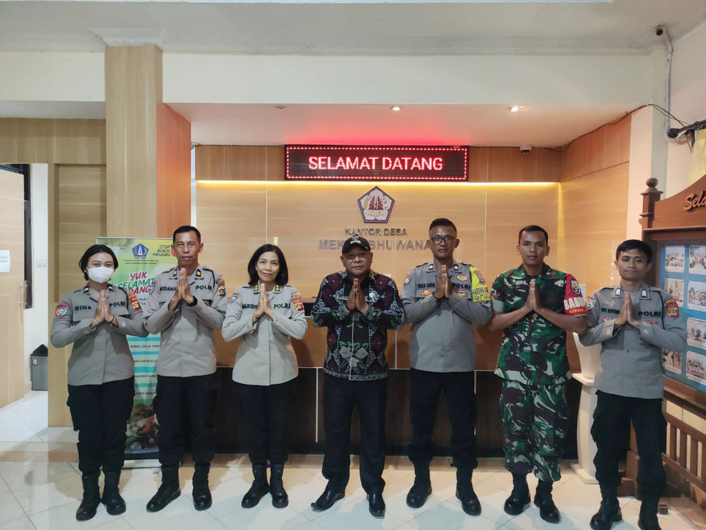 Kunjungan Kasubnit Bhabinkamtibmas Polda Bali ke Kantor Desa Mekar Bhuwana