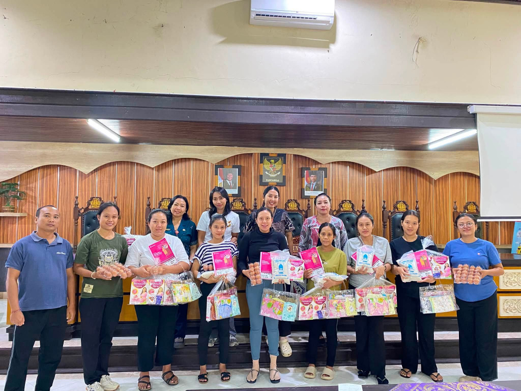 Kelas Ibu Hamil Edukasi Kehamilan dan Pemberian Paket cantik
