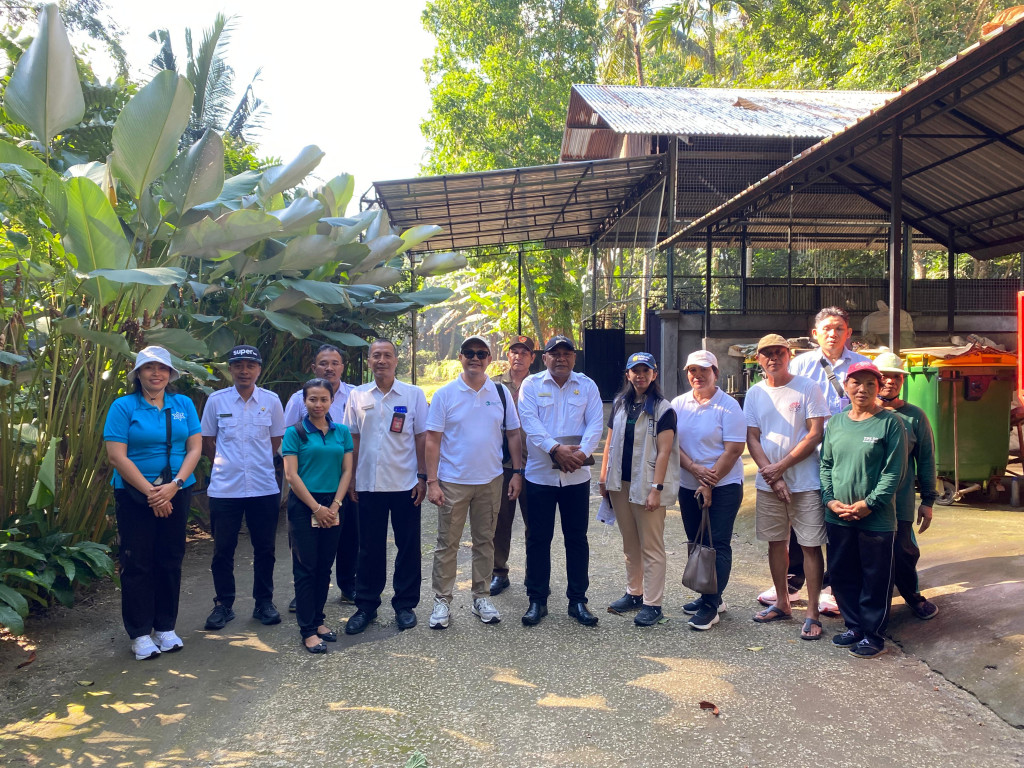 Kunjungan Perwakilan dari Kementerian Lingkungan Hidup Republik Indonesia ke Desa Mekar Bhuwana