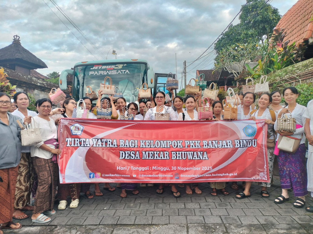 Tirtayatra PKK Banjar Bindu – Desa Mekar Bhuwana
