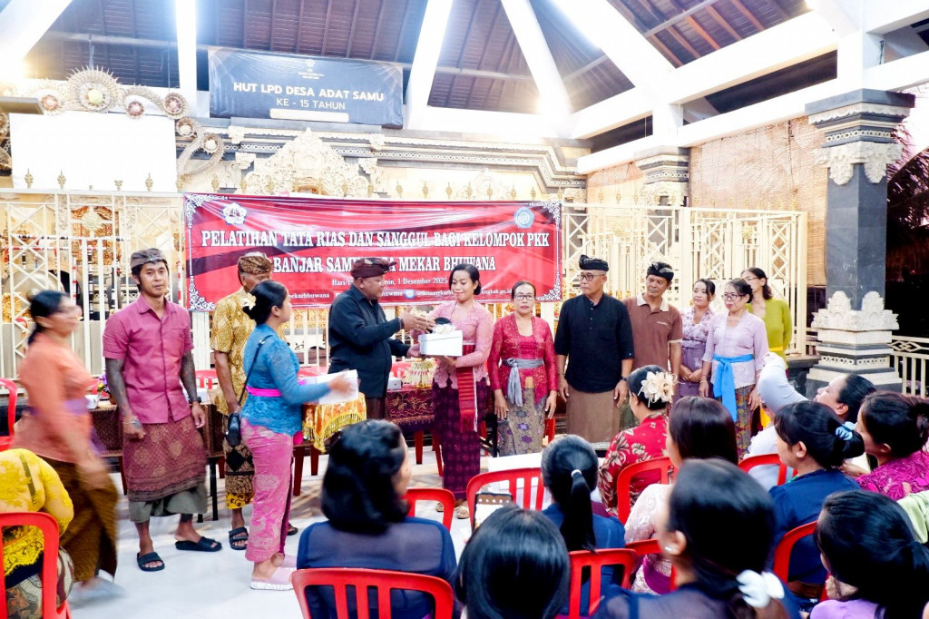 Pelatihan Tata Rias & Sanggul Kelompok PKK Banjar Samu