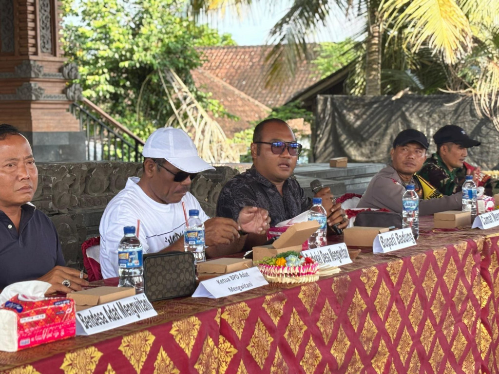 PERBEKEL MENGWITANI MENGHADIRI TURNAMEN CEKI ST. BHAKTI KARYA, BR. SILA DHARMA, MENGWITANI