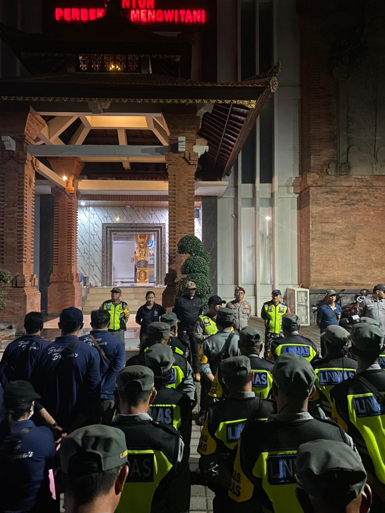 LINMMAS DESA MENGWITANI LAKSANAKAN SIDAK PENDUDUK PENDATANG NON PERMANEN DI WILAYAH DESA