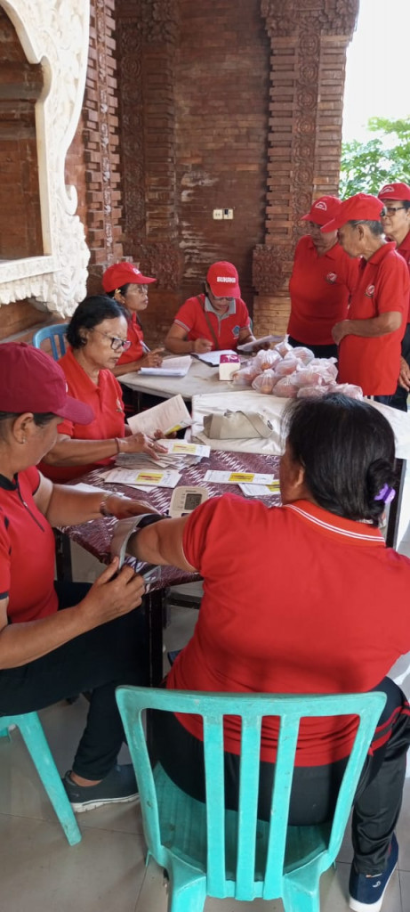 KEGIATAN POSYANDU LANSIA DAN PEMBERIAN PMT BR. DAJAN PEKEN, MENGWITANI