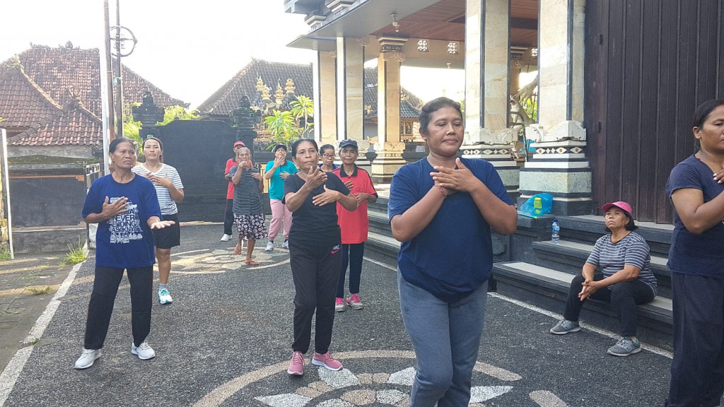 SENAM LANSIA BR. DUKUH GONG, MENGWITANI