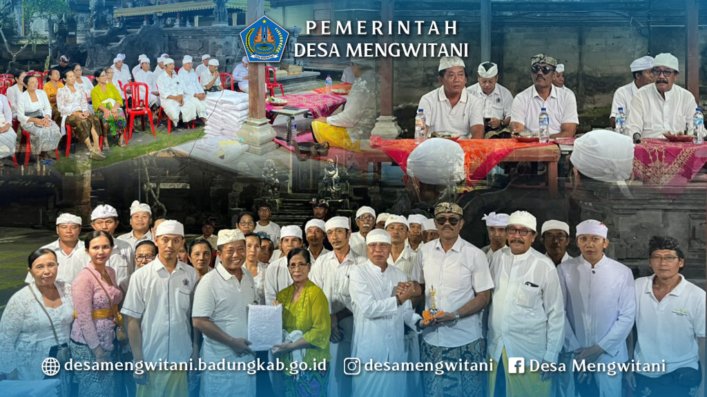 PERBEKEL MENGWITANI DAN KETUA BPD MENYERAHKAN GENTA & KWACA KE DANE JERO MANGKU SE DESA ADAT BERINGKIT