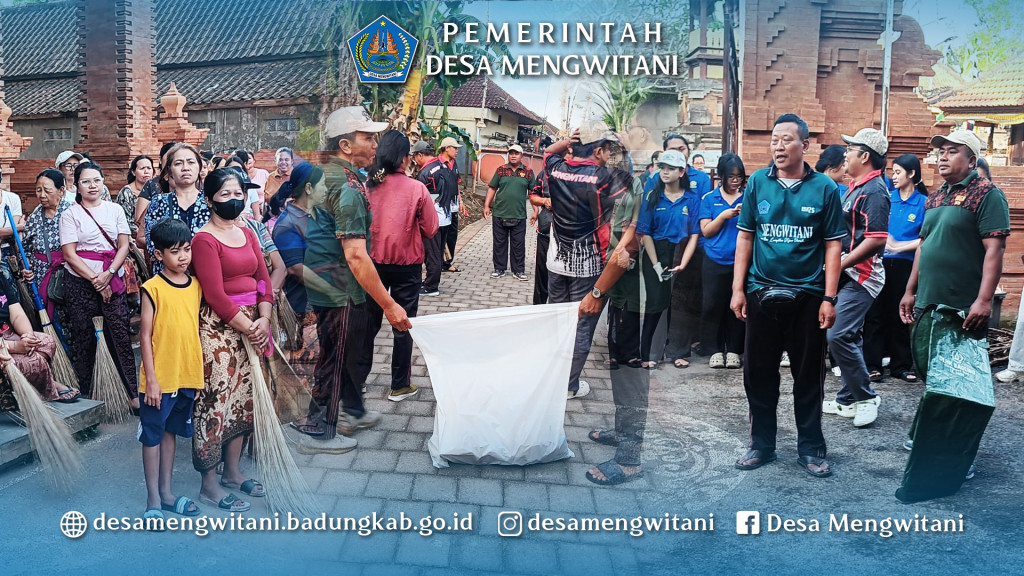 GOTONG ROYONG SEKALIGUS EDUKASI BAG KOMPOSTER LPM DESA MENGWITANI DI BR KELOD KAUH BERINGKIT, MENGWITANI
