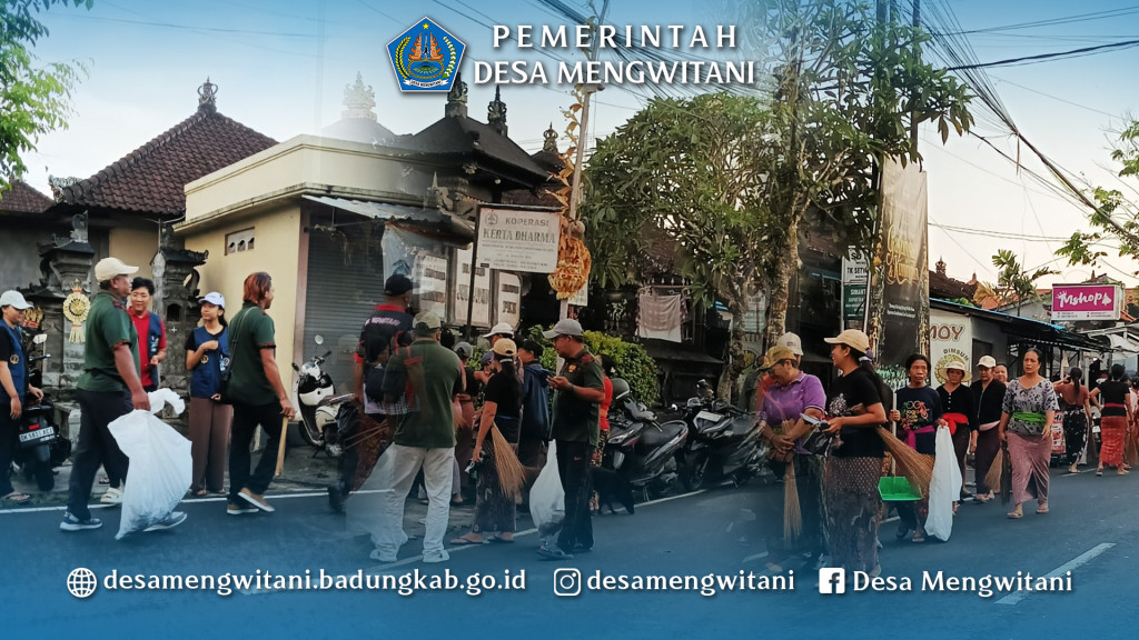 GOTONG ROYONG SEKALIGUS EDUKASI BAG KOMPOSTER LPM DESA MENGWITANI DI BR JUMPAYAH, MENGWITANI