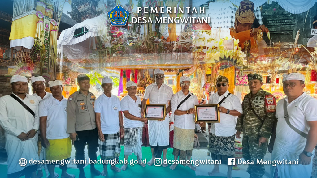 PERBEKEL MENGWITANI MENGHADIRI KARYA NGENTEG LINGGIH DI PURA ULUN SIWI SUBAK TUKUB MENGWI, MENGWITANI