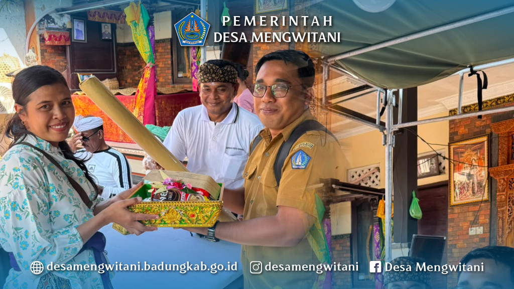 PERANGKAT DESA MENGWITANI MELAYAT DI BR. JUMPAYAH, MENGWITANI