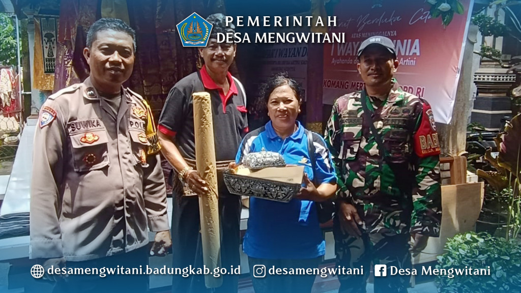 PERANGKAT DESA MENGWITANI MELAYAT DI BR. JUMPAYAH, MENGWITANI