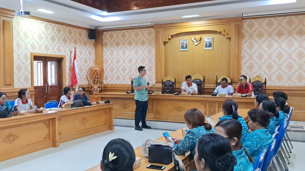 Penyuluhan KB dari UPDT Puskesmas Petang 1