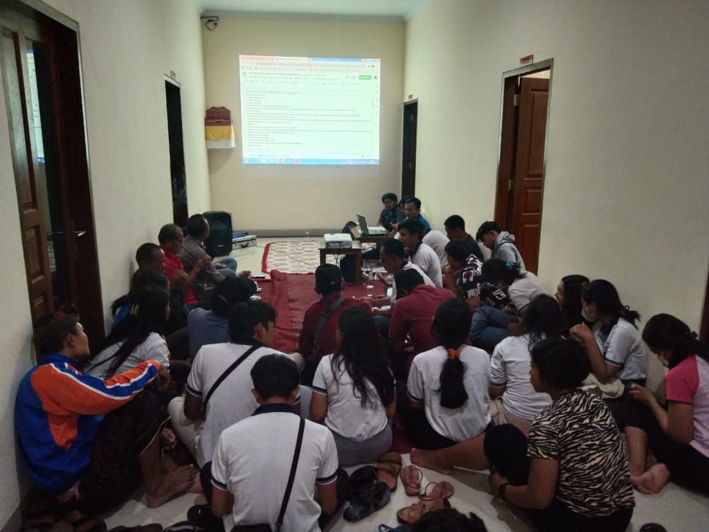 karang Taruna Catur Buana Desa Pangsan melaksanakan rapat konsultasi lembaga