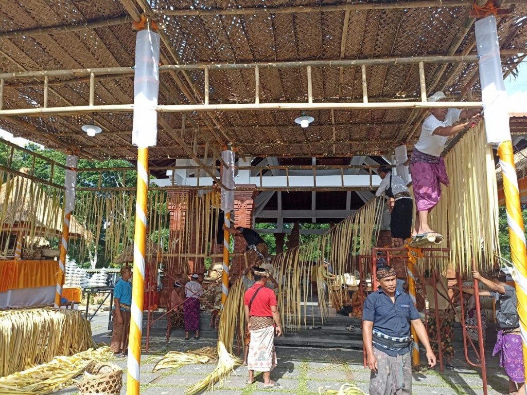 Ngayah Persiapan Ngenteg Linggih Pura Dalem Desa Adat Pansgan