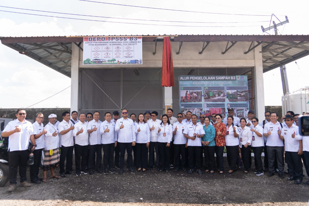 Perbekel Pangsan Hadiri Peresmian Depo Limbah B3 di TPST Mengwitani, Dorong Pengelolaan Sampah Berbasis Sumber