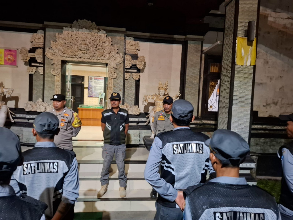 Kegiatan Ronda di Desa selat