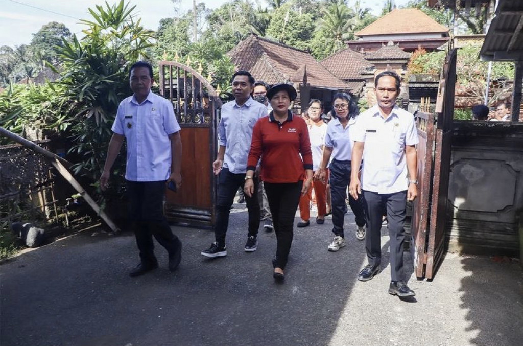 Penyerahan Bantuan PMT bagi Lansia