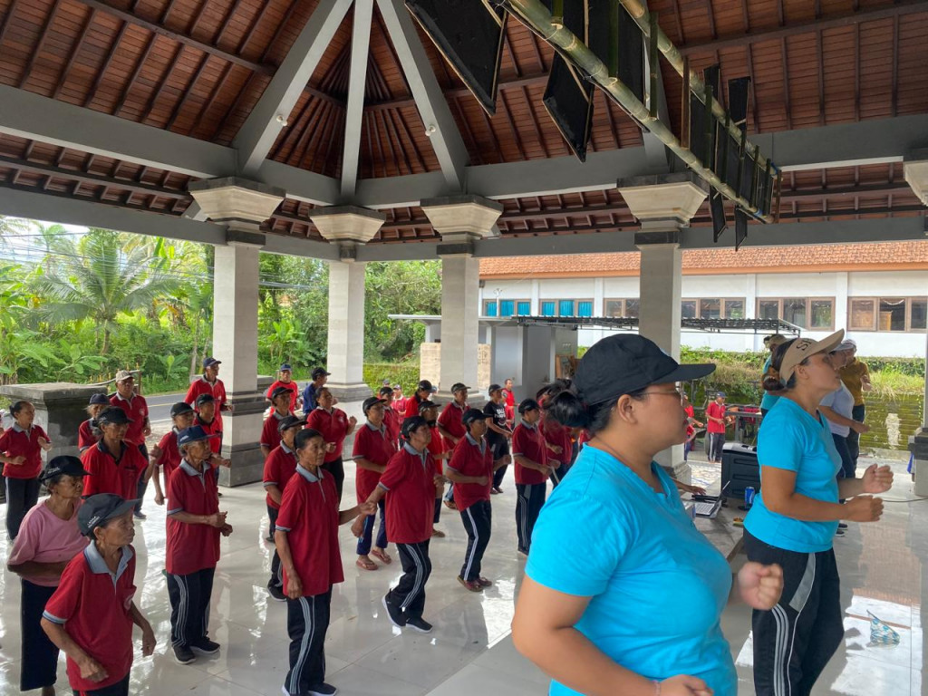 Pelaksanaan Kegiatan Posyandu Lansia Banjar Karangenjung Bhakti - 16 Nopember 2025