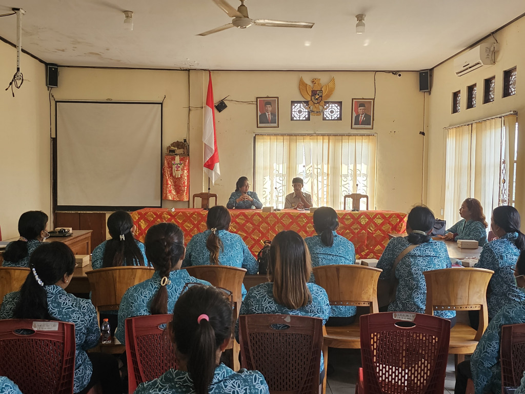 Pembinaan Kegiatan Pemerdayaan Desa oleh Tim Penggerak PKK Kecamatan Abiansemal