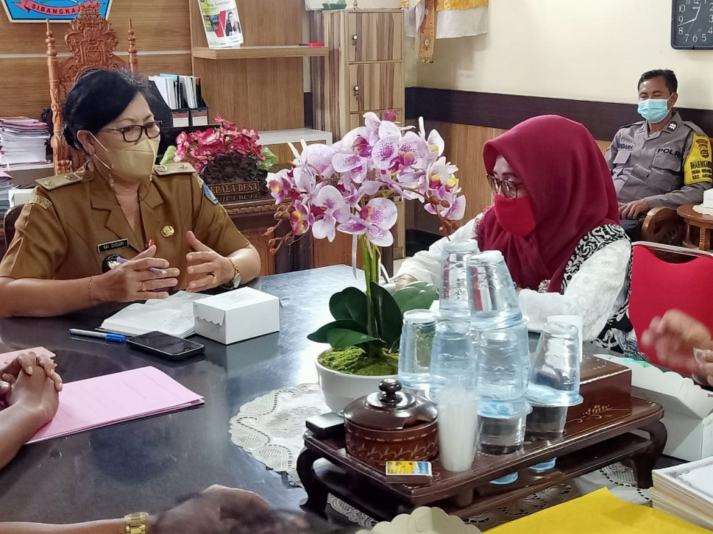 Pelaksanaan Verifikasi Lapangan Evaluasi Kabupaten Layak Anak di Desa Sibangkaja