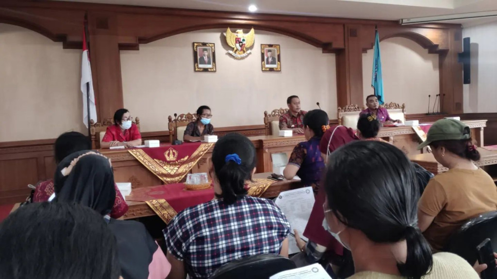 Perbekel Tumbak Bayuh Rapat Bersama Orangtua/Wali Murid Tk Dharma Kumara II
