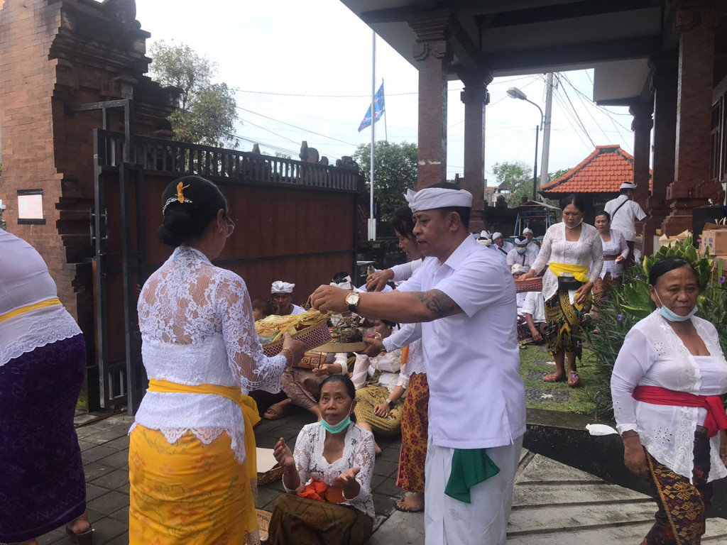 Piodalan Melanting ring Kantor