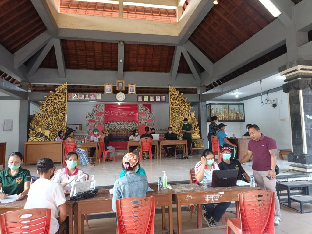 Vaksinasi Covid-19 dosis 1,2 dan Booster