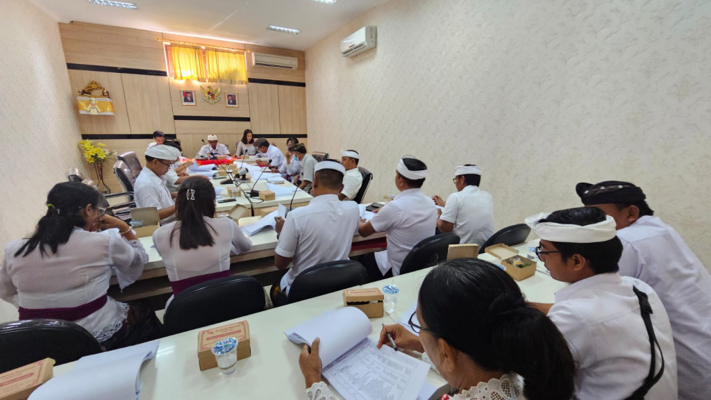 Evaluasi APBDES TA 2024 di Kantor Camat Mengwi