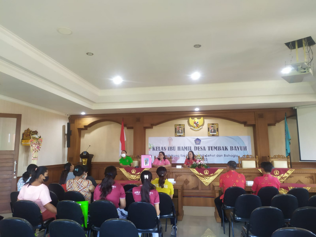 Kegiatan Kelas Ibu Hamil di Desa Tumbak Bayuh