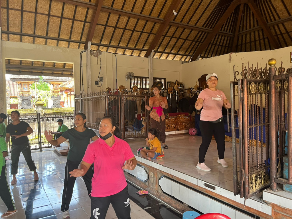 Senam Lansia Banjar Kelepekan