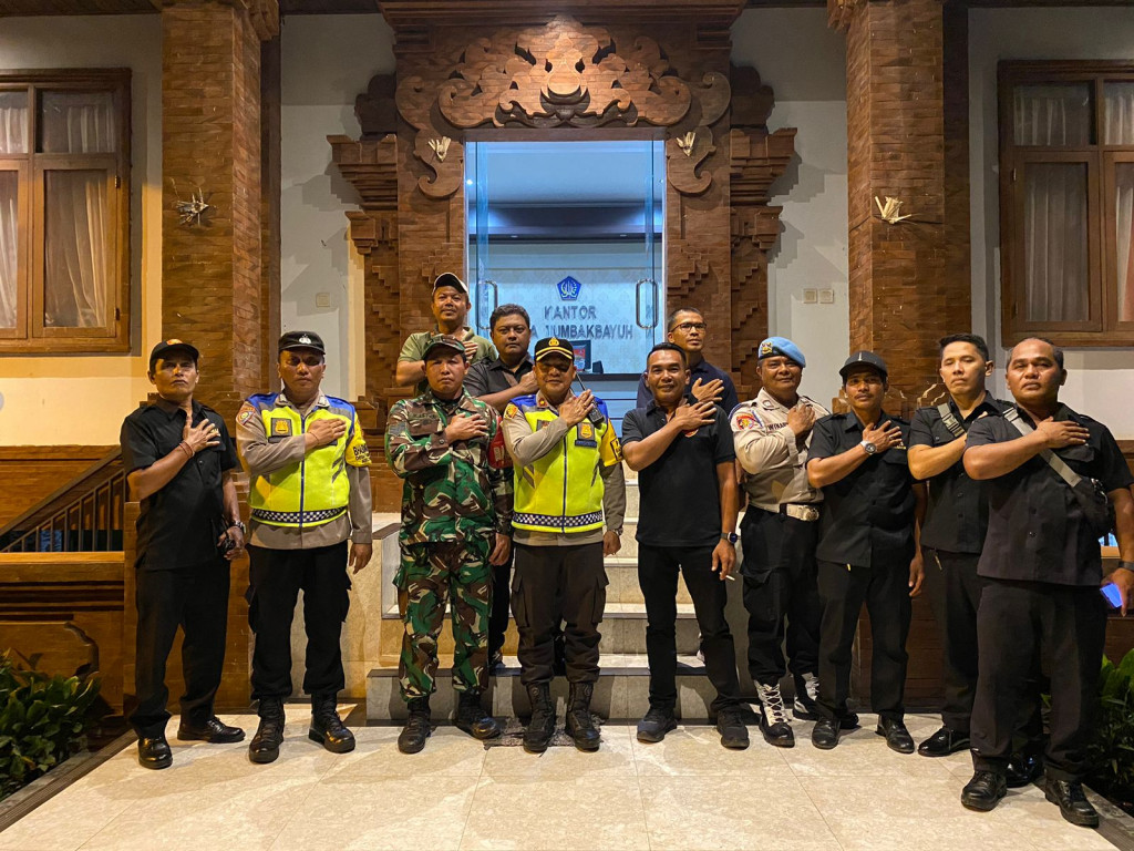 Kunjungan Kapolsek Mengwi dalam Rangka Pengamanan Malam Tahun Baru 2024
