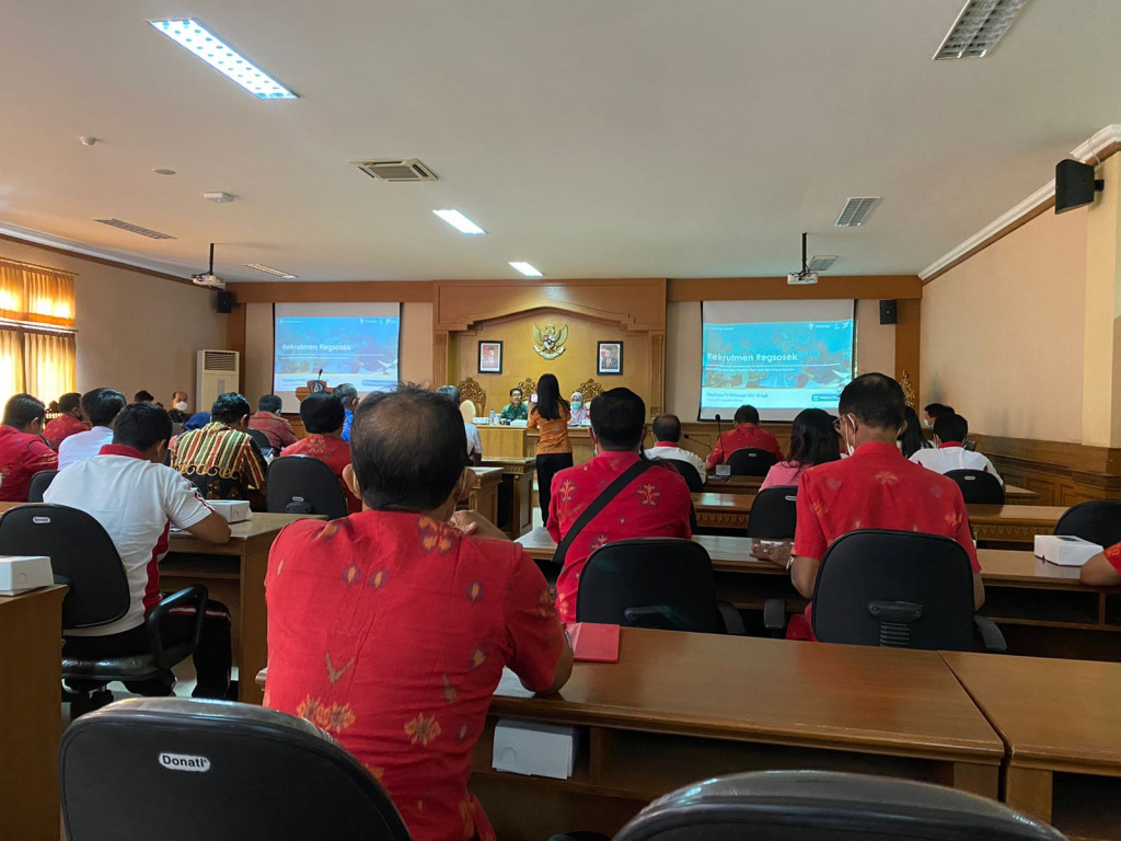 Rapat Sosialisasi rekrutmen regsosek di inspektorat kabupaten badung