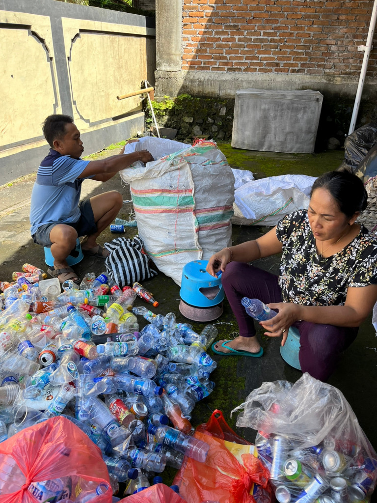 Kegiatan Bank Sampah Banjar Kelepekan
