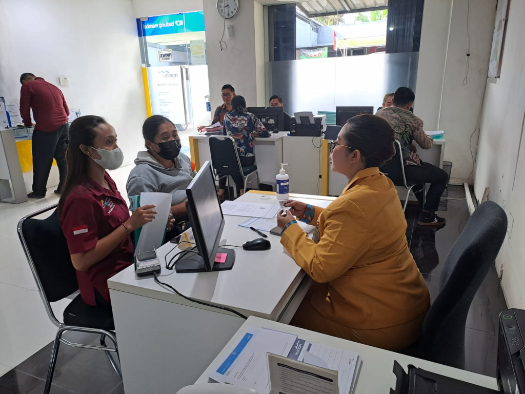 Pendamping PKH Dampingi Pencairan Dana RST