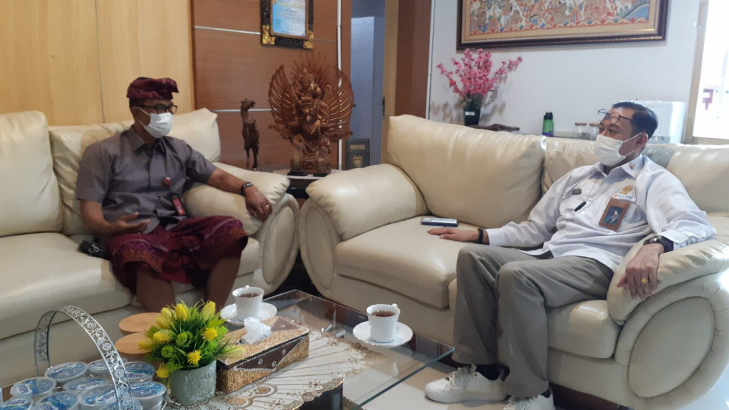 KEPALA DINAS PERTANIAN DAN PANGAN KABUPATEN BADUNG BERSAMA KEPALA BADAN URUSAN LOGISTIK BALI MEMBAHAS PENGELOLAAN CADANGAN BERAS KABUPATEN BADUNG