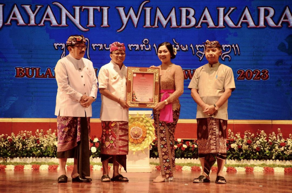 Penyineban Bulan Bahasa Bali V Warsa 2023