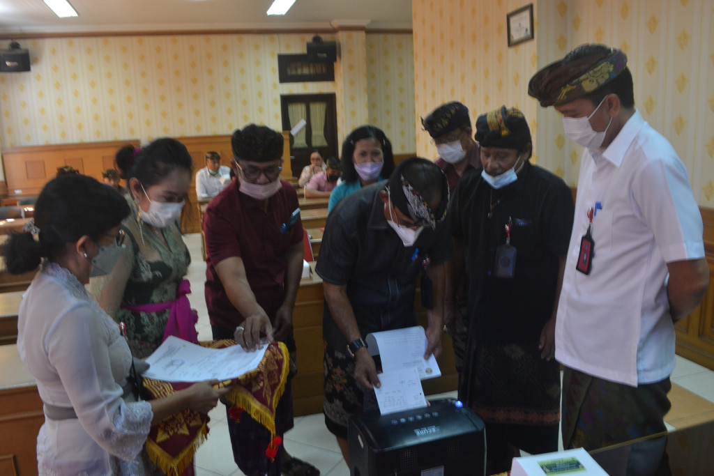 Pemusnahan Arsip In aktif - DISDIKPORA Badung